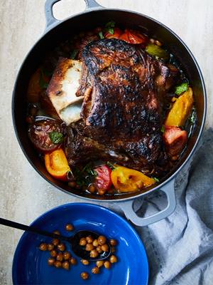 easy lamb shoulder, chickpeas and tomato recipes