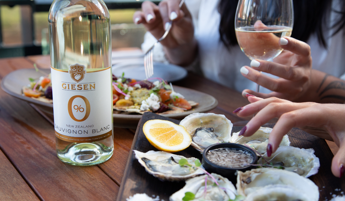 Alcohol-free wine and oysters