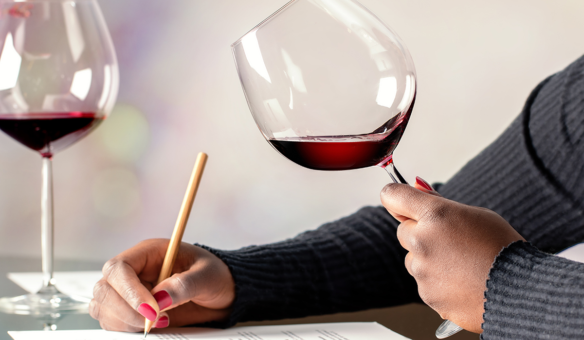 Writing notes about a wine